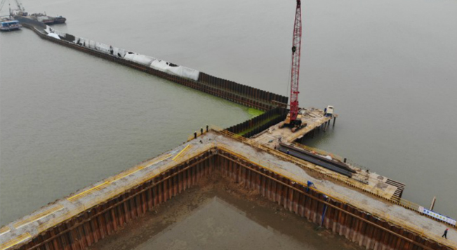 鋼板樁應用于太湖隧道工程